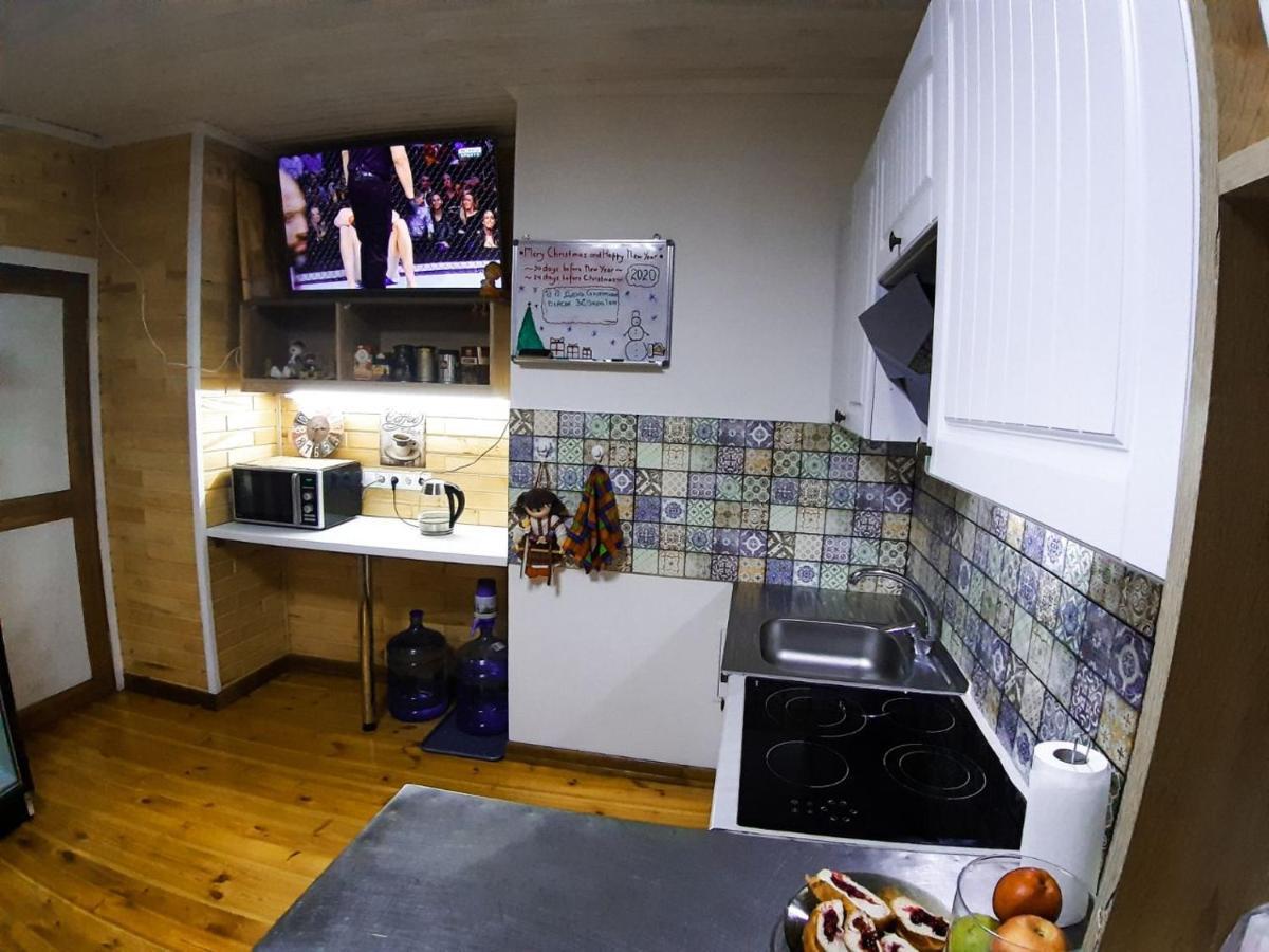 Отель "Swallow House" Çerkassi Dış mekan fotoğraf